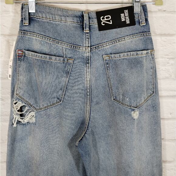 O BDG Urban Outfitters Mom High Rise Blue Jeans Distressed Ripped Denim NWT 26 - Picture 5 of 8